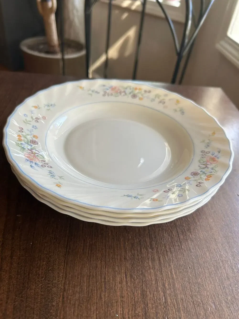 4 Arcopal France Victoria Floral salad Plates French milk glass